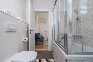 Bathroom - Apartment Apollo in Dubrovnik With sea View (Dubrovnik)