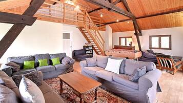 Télévision, cheminée