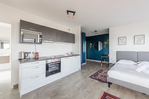 Iron/ironing board, free WiFi, bed sheets, wheelchair access - Red Sky - Studio presqu'île Malraux avec terrasse (Strasbourg)