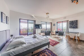 Iron/ironing board, free WiFi, bed sheets, wheelchair access - Red Sky - Studio presqu'île Malraux avec terrasse (Strasbourg)