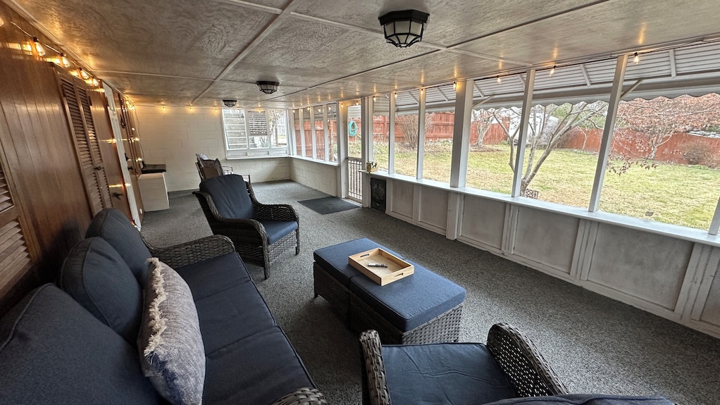 Pet-friendly Fenced Yard, Walk Downtown - Mount Airy, NC