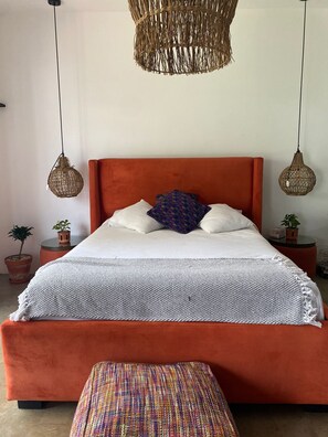 7 bedrooms, iron/ironing board, WiFi, bed sheets - Acogedoras habitaciones con decoraciones y colores  a 15 minutos del parque. (Antigua Guatemala)