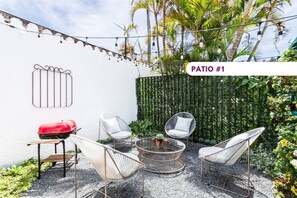 Property grounds - Acogedoras habitaciones con decoraciones y colores  a 15 minutos del parque. (Antigua Guatemala)