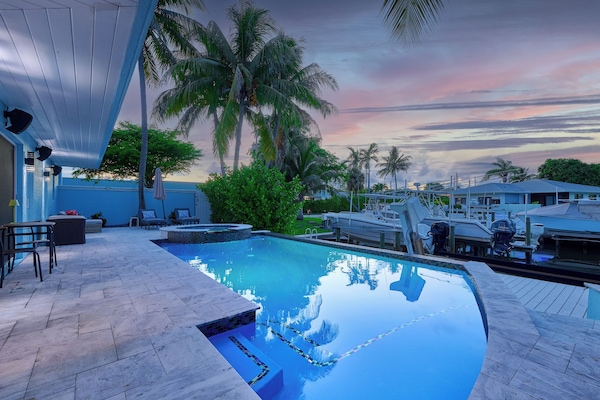 Piscina all'aperto, una piscina riscaldata