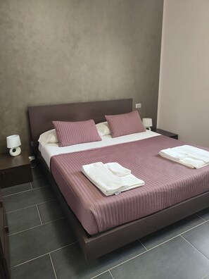 4 quartos, ferros/tábuas de passar roupa, Wi-Fi, roupa de cama