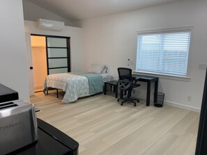 1 Schlafzimmer, Schreibtisch, Bügeleisen/Bügelbrett, kostenloses WLAN