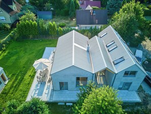 المنشأة من الخارج