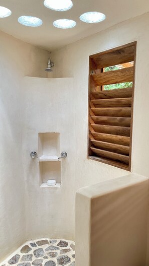 Dusche, Handtücher, Seife, Shampoo
