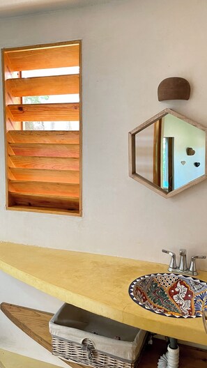 Interior - Casa Rosa: Starlink, AC & Superbly Located! (Mazunte)