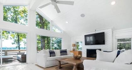 Newly renovated beauty on main lake with sunrise to sunset panoramic views!