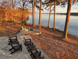 Property grounds - Newly renovated beauty on main lake with sunrise to sunset panoramic views! (Henrico)