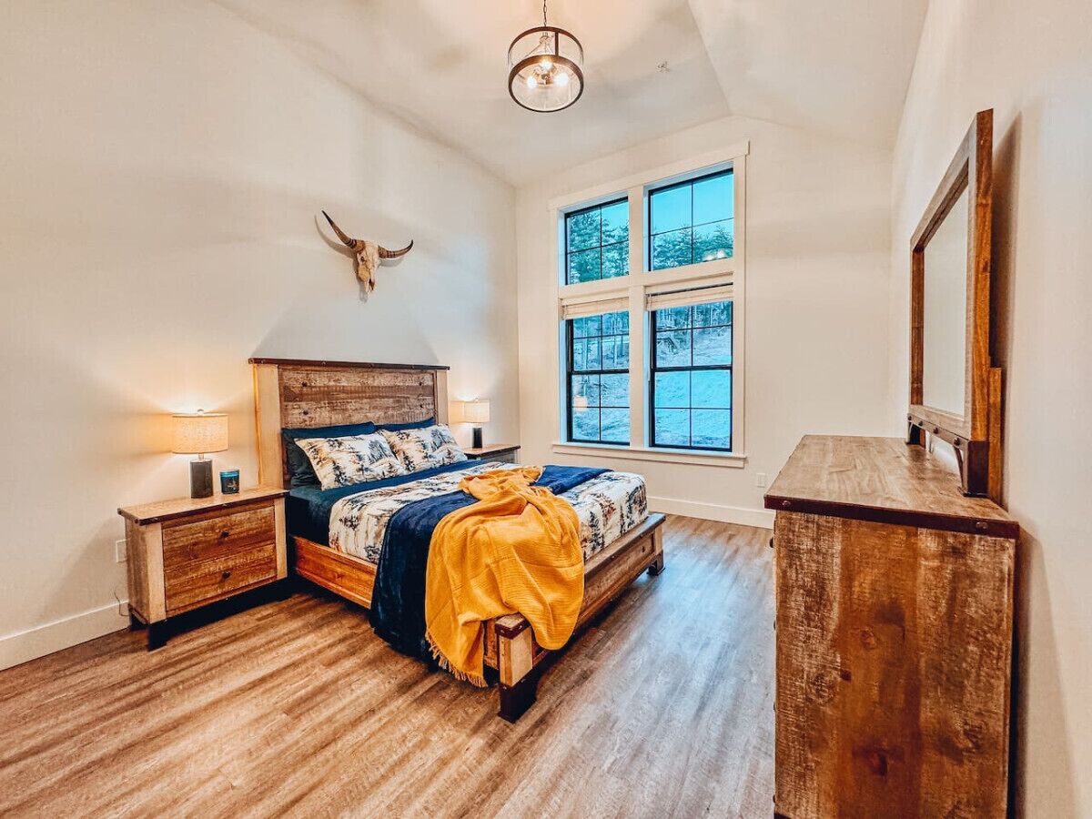 2 bedrooms, iron/ironing board, travel crib, WiFi