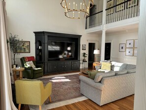 Unclassified image, 3 of 69, button - Pine Hill Estate w/ Three Apartment-style Rooms (Griffin)