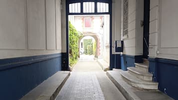 Enceinte de lâhĂ©bergement