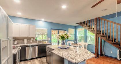 A Quiet, Shady Retreat in New Smyrna Beach!