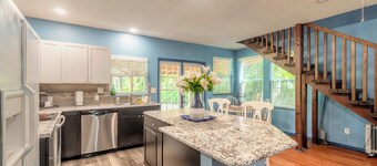 A Quiet, Shady Retreat in New Smyrna Beach!