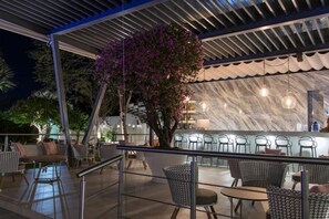 Outdoor dining - Xhiara Hotel (Xochitepec)