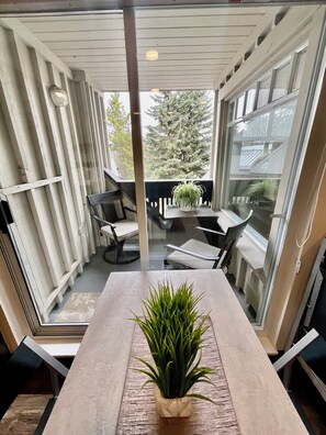 Interior - Fully renovated studio in heart of Whistler Village. WD + AC (Whistler)