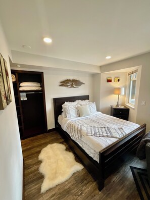 1 bedroom, iron/ironing board, free WiFi, bed sheets