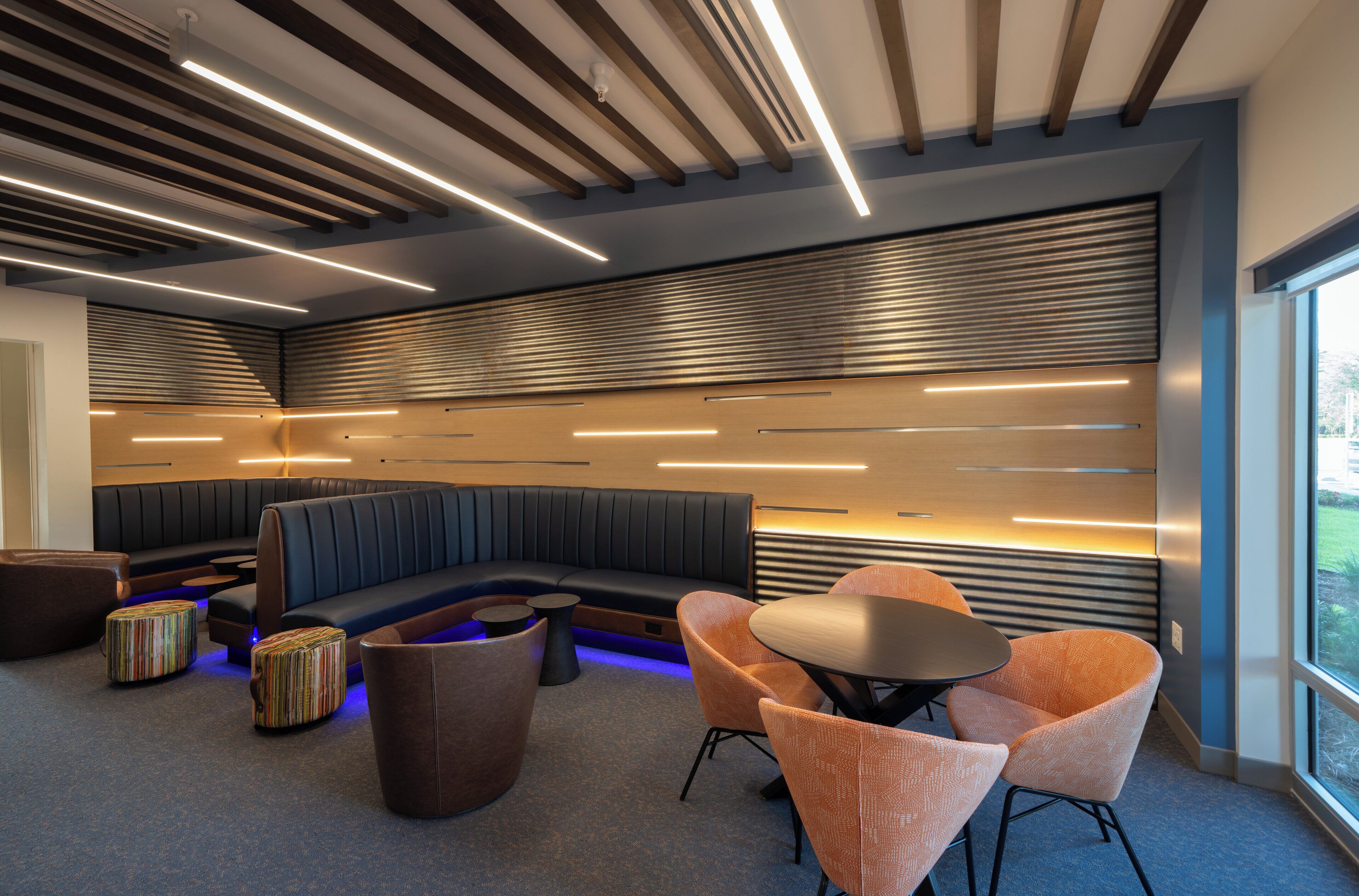 Lobby lounge