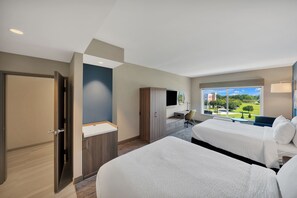 Escritorio, espacio para trabajar con laptop y cunas gratuitas