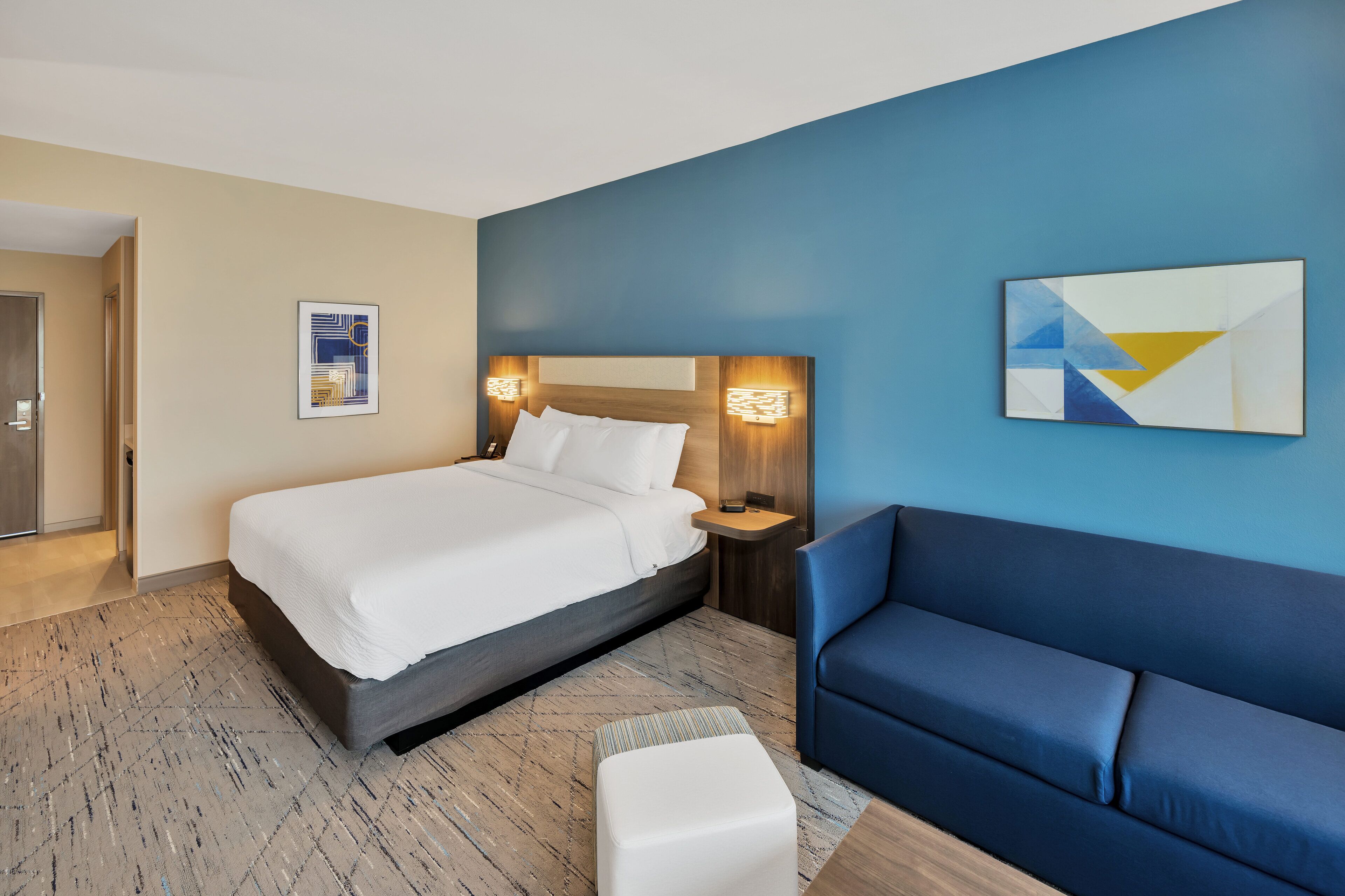 Suite, 1 cama King size | Escritorio, espacio para trabajar con laptop y cunas gratuitas 