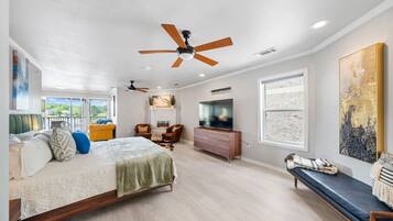 3 bedrooms, iron/ironing board, travel crib, WiFi