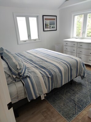 1 bedroom, WiFi, bed sheets - 
Hidden Gem Southwest Harbor (Southwest Harbor)