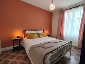 2 quartos, ferros/tábuas de passar roupa, berço de viagem, Wi-Fi