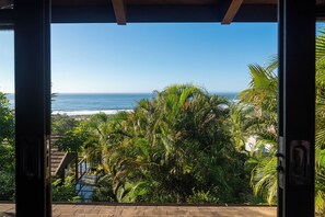 Premium bedding, pillow-top beds, in-room safe, iron/ironing board - Morada Prainha (Garopaba)