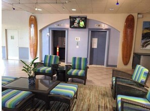 Interior - Central Waikiki Unit 4 U - free Wi-Fi 5 min walk to the beach _10% discount (Honolulu)