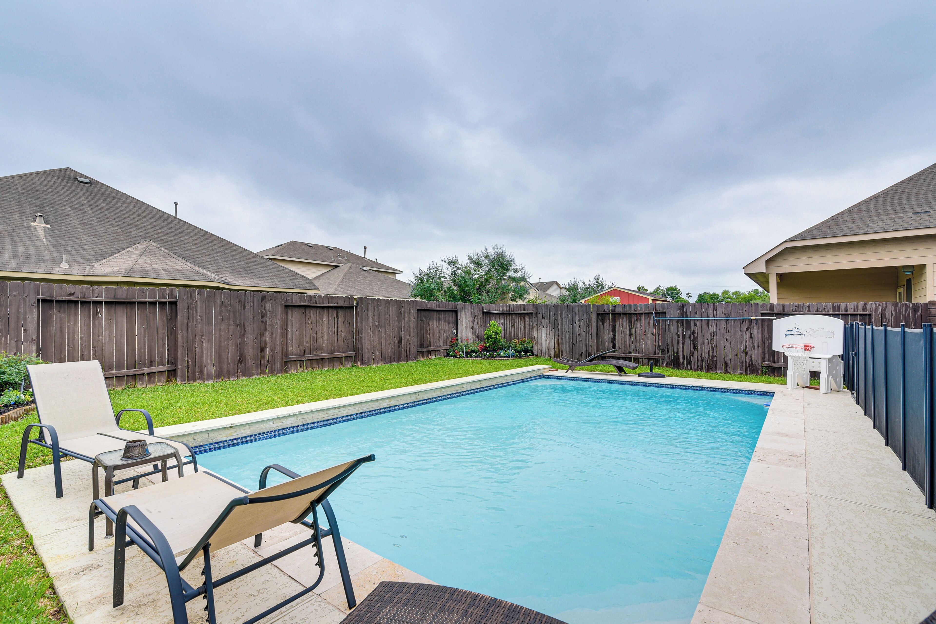 Modern Houston Home w/ Patio: 12 Mi to Downtown!