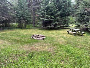 Outdoor dining - Nature Adventure Campsite/River Floaters, Fly Fishing, Wildlife, Hiking, Biking. (Kingston)