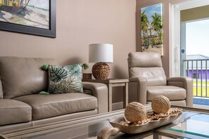 TV - Corner Penthouse with Fantastic Bay Views (Fort Myers Beach)