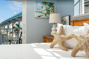 2 bedrooms, WiFi, bed sheets - Corner Penthouse with Fantastic Bay Views (Fort Myers Beach)