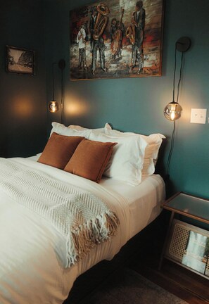 2 chambres, bureau, fer et planche à repasser, lit parapluie