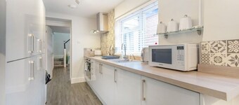 New! Spacious, Homey Vibes in Toft Hill, Sleeps 4