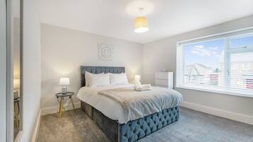 2 chambres, fer et planche à repasser, accès Internet, draps fournis