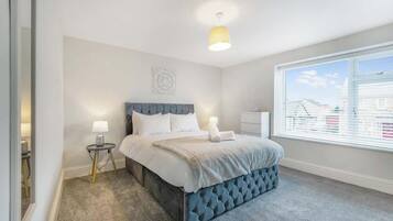 2 室のベッドルーム、アイロン / アイロン台、インターネット、ベッドシーツ