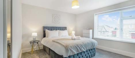 2 bedrooms, iron/ironing board, Internet, bed sheets