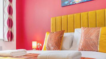 5 bedrooms, iron/ironing board, WiFi, bed sheets