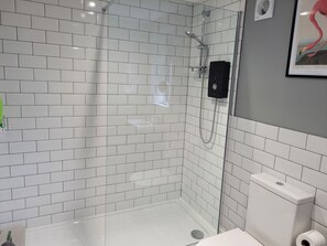 Hytte | Bad | Dusj, hårføner og håndklær