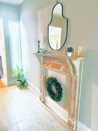 Cute and Close to Downtown! Off street parking w/ short walk to Academy/Stadium