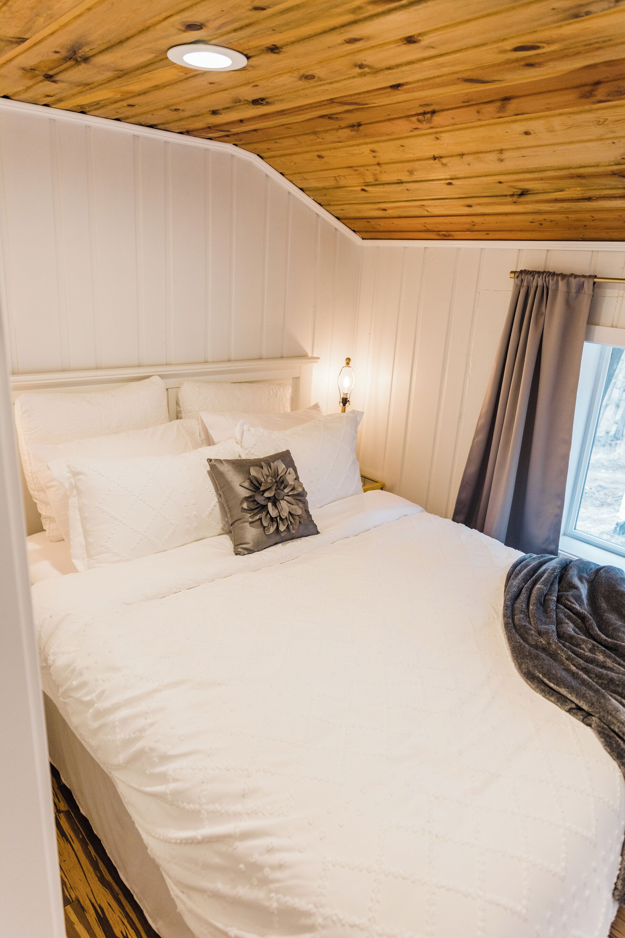 2 bedrooms, iron/ironing board, travel cot, free WiFi