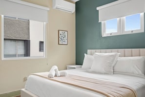 4 chambres, bureau, fer et planche à repasser, accès au Wi-Fi (inclus)