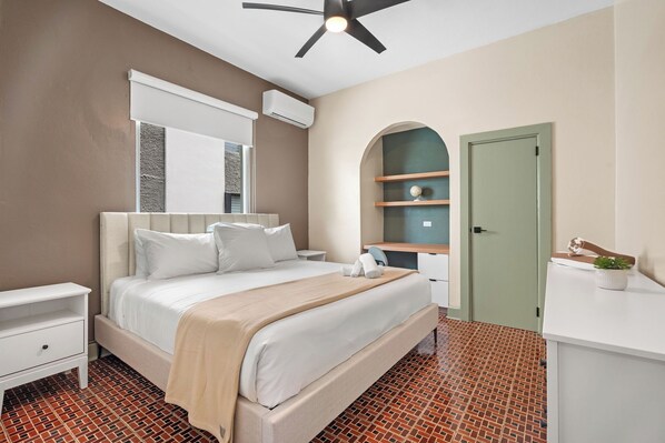 4 bedrooms, desk, iron/ironing board, free WiFi - #2 - Charming Spanish Colonial Apartment - Miramar (San Juan,)