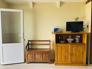 Interior - La mer Devant la Porte (Sainte-Mère-Église)