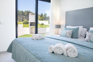 3 chambres, fer et planche à repasser, Wi-Fi gratuit, draps fournis