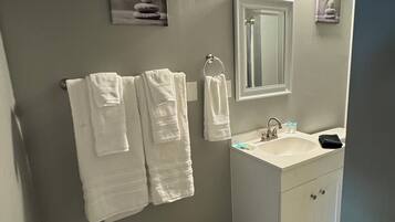 風筒、提供毛巾、番梘、洗頭水