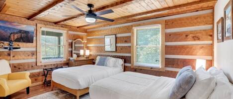 2 عدّة غرف نوم ومكتب ومكواة/لوح كي وسرير سفر